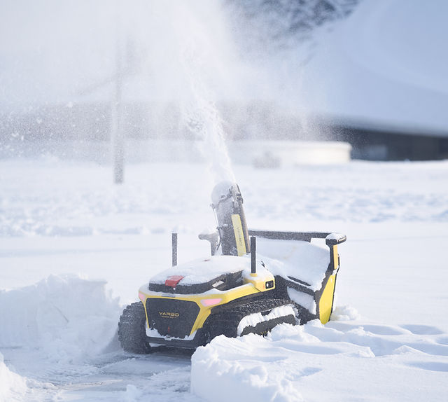 Yarbo robot snøfreser og klipper
