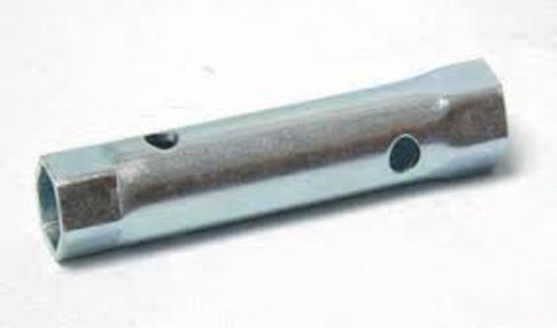 Tennpluggnøkkel 10mm (gjenger), størrelse 16mm pit.140mm