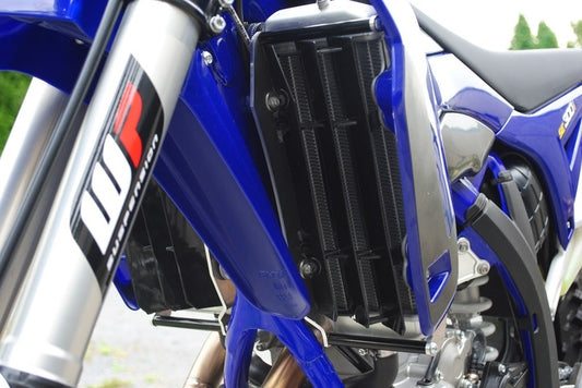 AXP Radiatorstag Svart Sherco 250/300 SEF RACING/FACTORY/SCF FACTORY 12-23