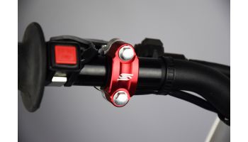 Scar Universal Rotating bar clamp - Red